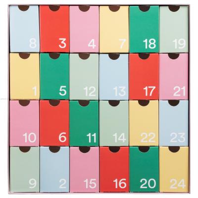 Bild av Julkalender: Den mysiga julmarknaden, 24x42 bitar