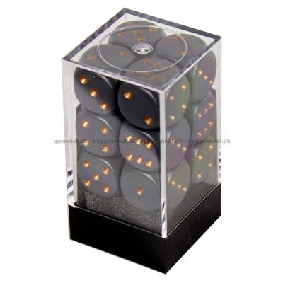 Tärningar: 12 st. (Mörkgrå)